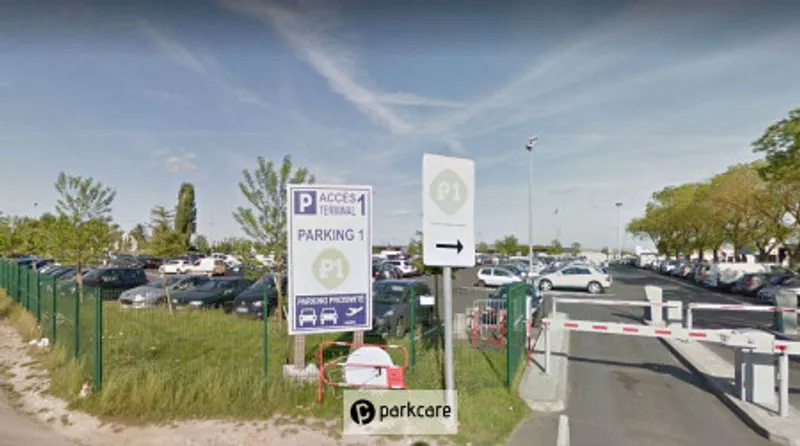 L'entrée du Parking Aéroport Beauvais P1 est facile à trouver