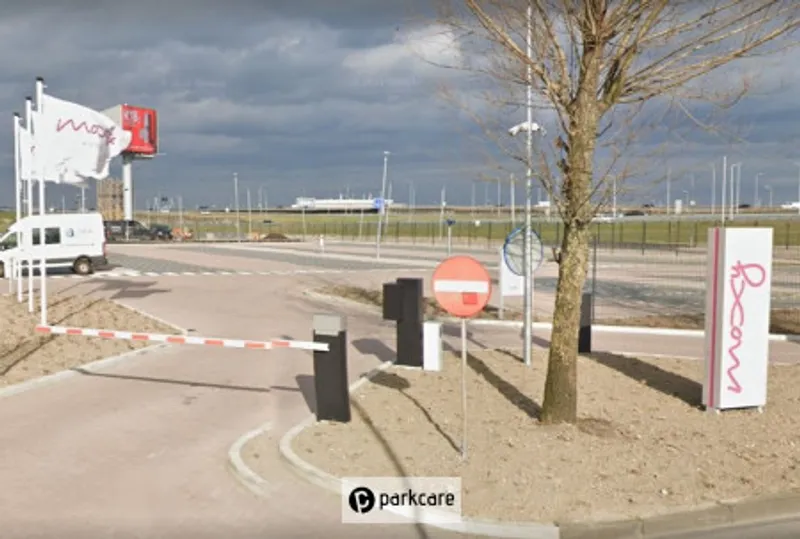 Barrières à l'entrée du parking Mobihub - Schiphol Zuid