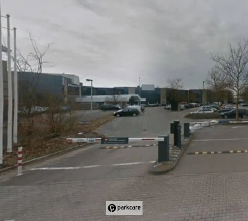 Barrière à l'entrée du terrain de parking de Euro-Parking Eindhoven