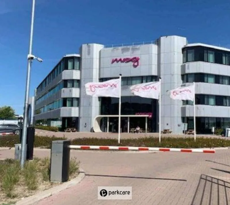 MOXY Schiphol Airport image 3