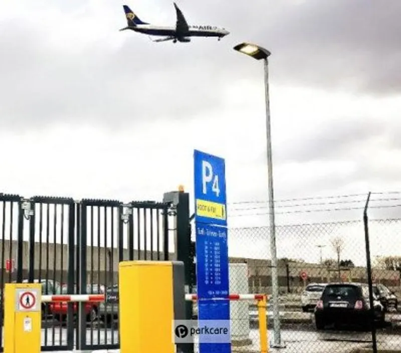 Parking Aéroport Charleroi P4 image 3